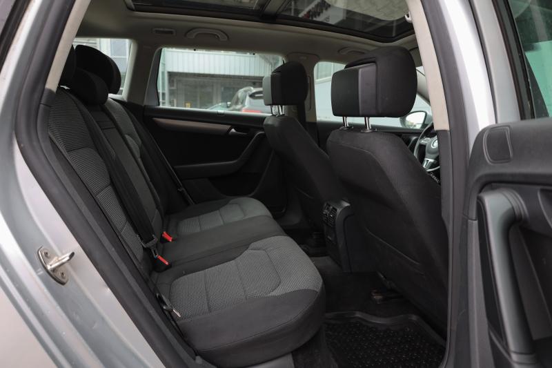 Volkswagen - Passat - pic16