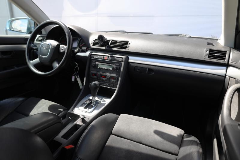 Audi - A4 - pic12