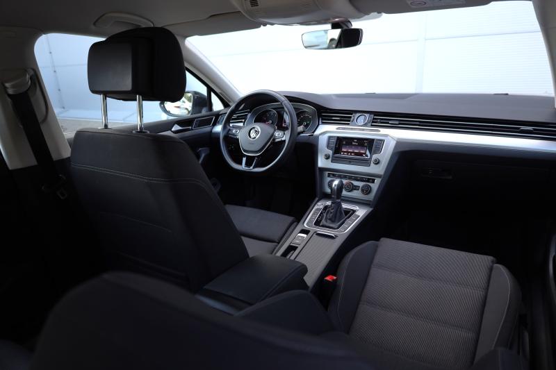 Volkswagen - Passat - pic13