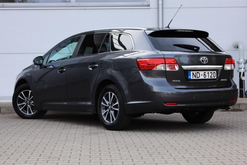 Toyota - Avensis - pic5
