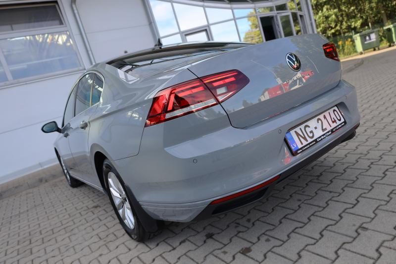 Volkswagen - Passat - pic5