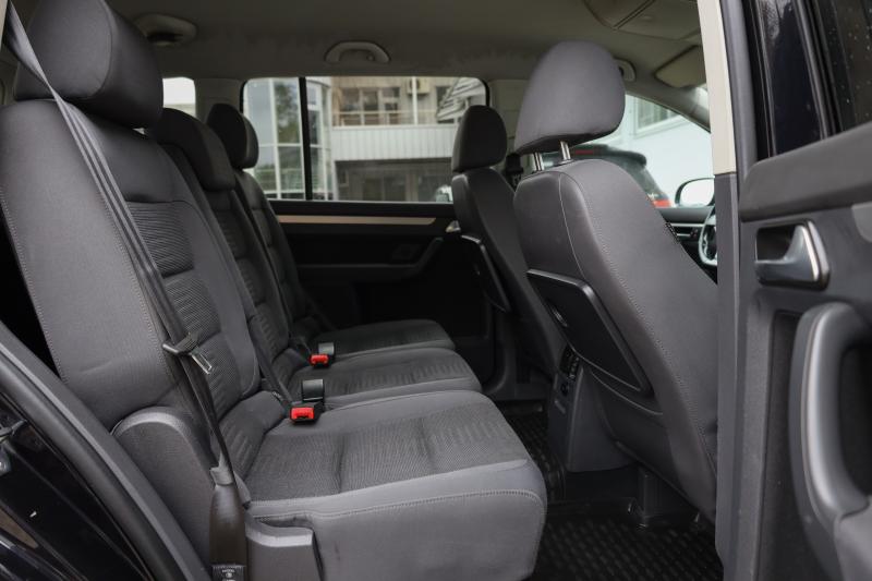 Volkswagen - Touran - pic14
