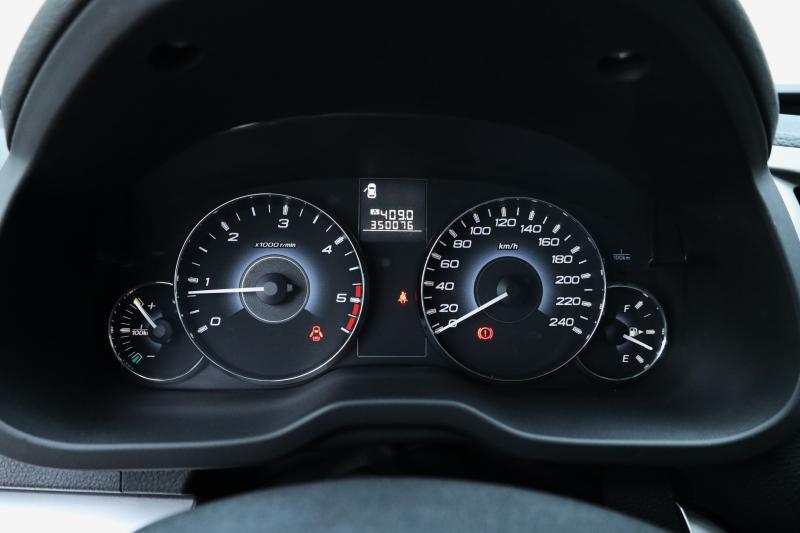 Subaru - Legacy - pic14