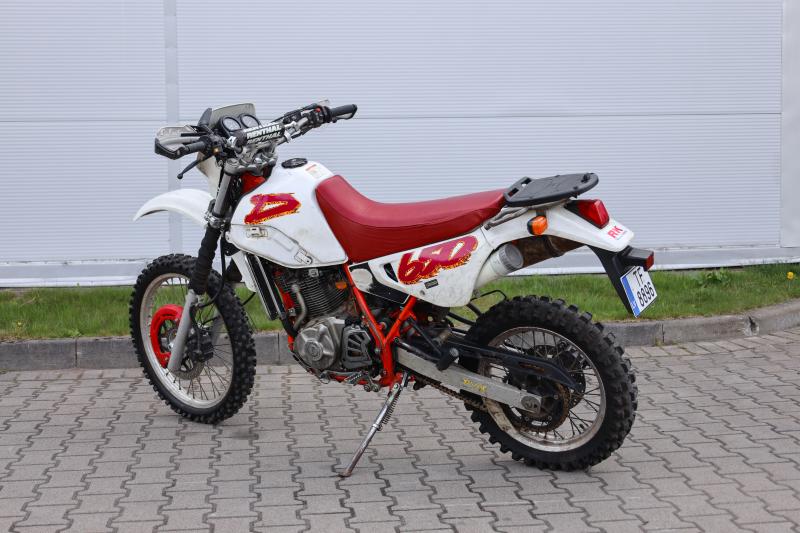 Suzuki - DR - pic6