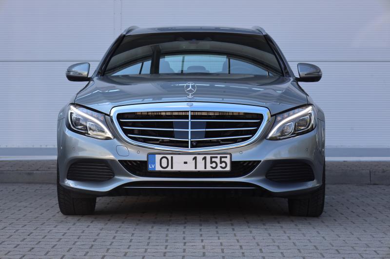 Mercedes-Benz - C350 - pic3