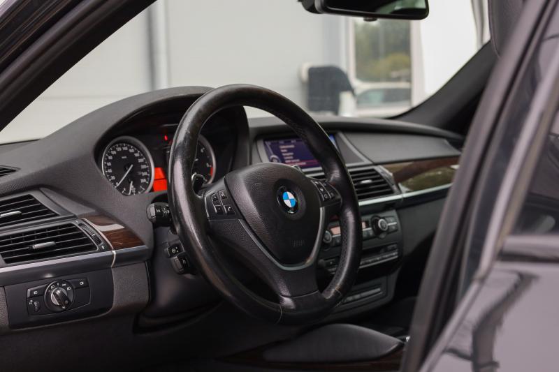 BMW - X6 - pic10