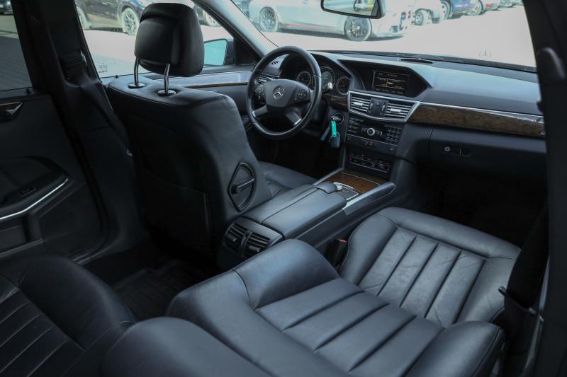 Mercedes-Benz - E300 - pic18