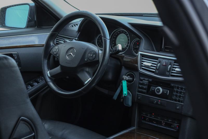 Mercedes-Benz - E300 - pic19
