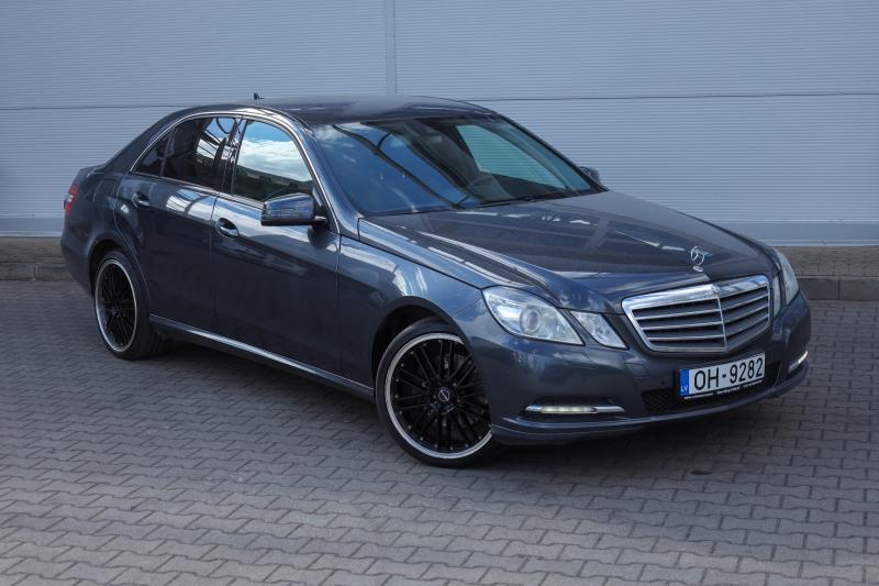 Mercedes-Benz - E300 - pic5