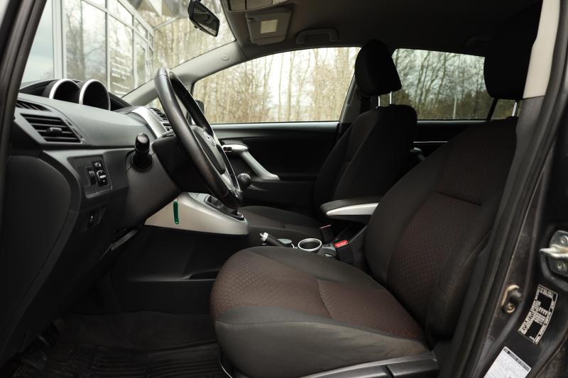 Toyota - Verso - pic8