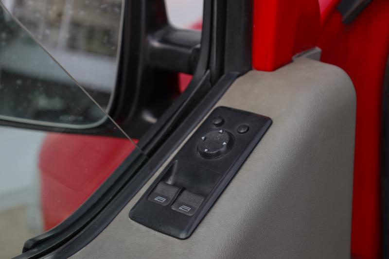 Volkswagen - Transporter - pic12