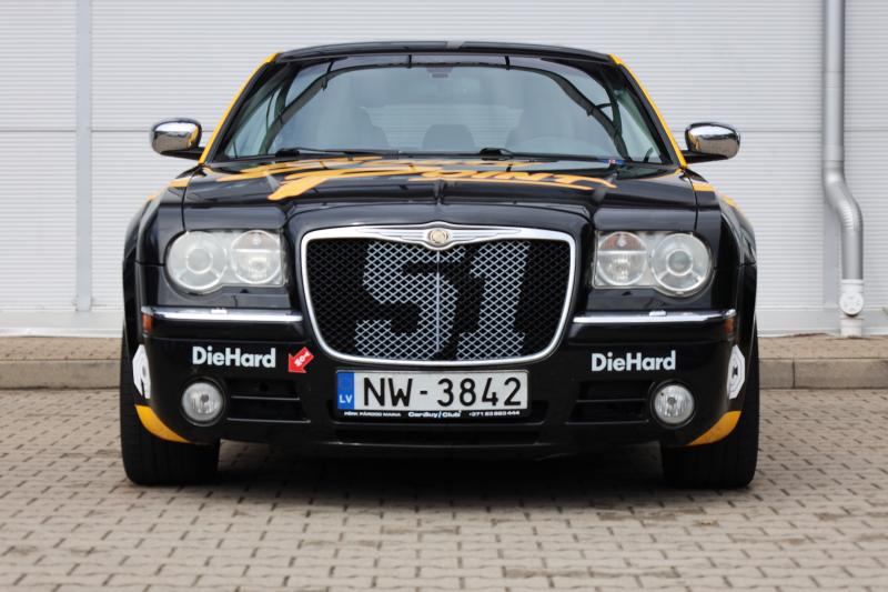 Chrysler - 300C - pic3