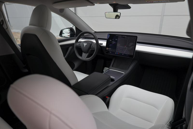 Tesla - Model Y - pic11