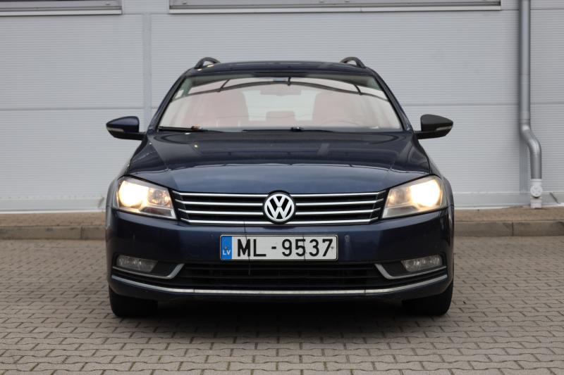 Volkswagen - Passat - pic2