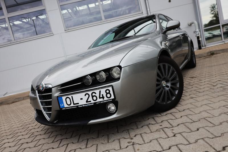 Alfa Romeo - 159 - pic2