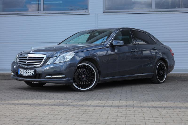 Mercedes-Benz - E300 - pic1