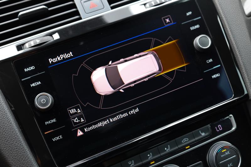 Volkswagen - Golf - pic24